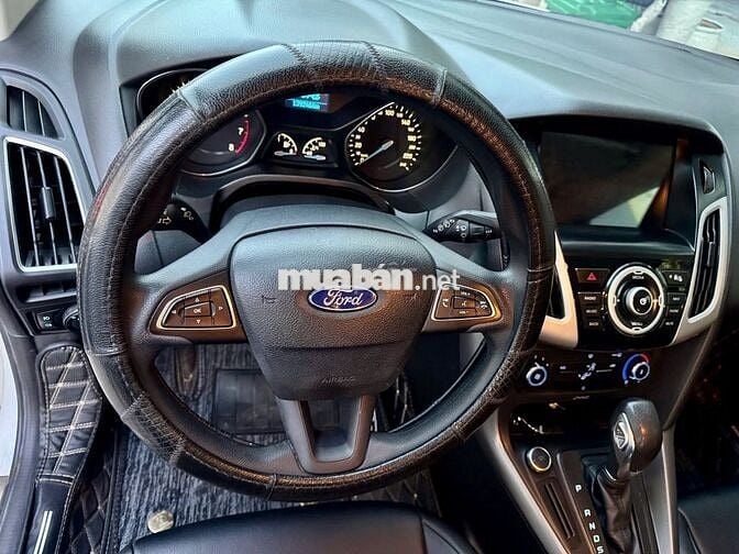 Ford Focus 2017 chính chủ màu trắng