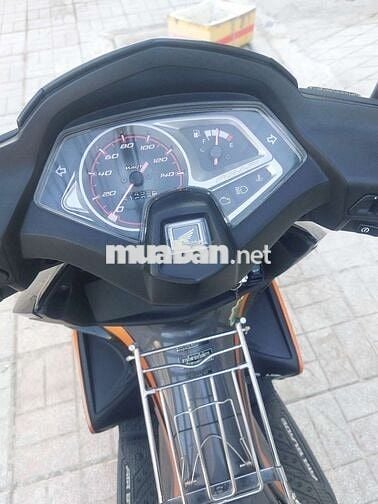 Xe chính chủ dàn áo rin chưa trầy xước. máy móc ok