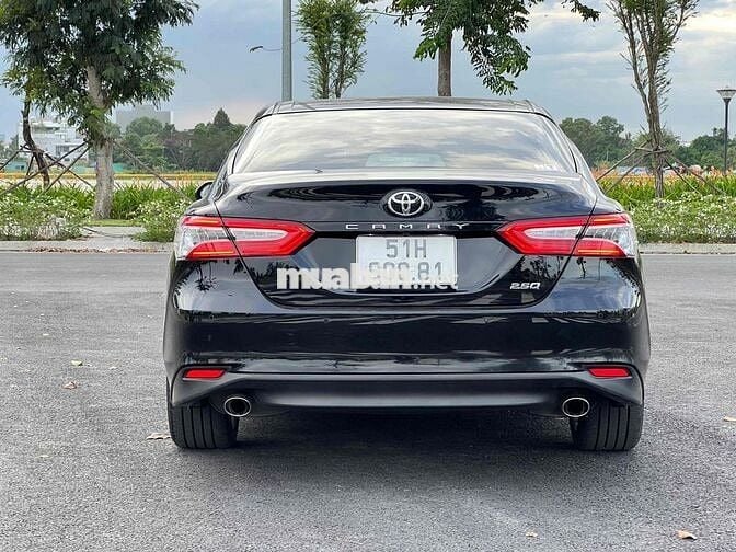 Toyota Camry 2021 2.5Q đen VIP 1 chủ tuyệt đẹp