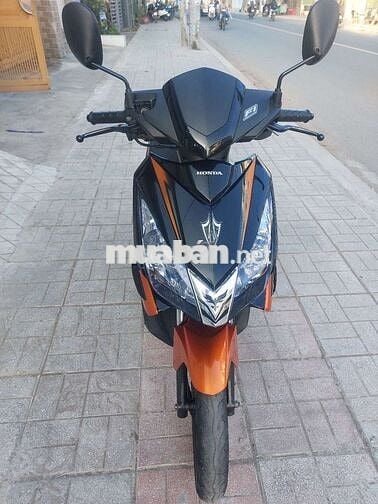 Xe chính chủ dàn áo rin chưa trầy xước. máy móc ok