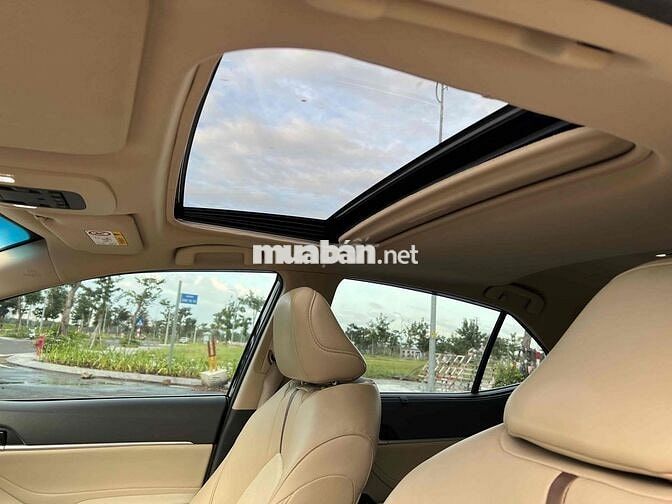 Toyota Camry 2021 2.5Q đen VIP 1 chủ tuyệt đẹp