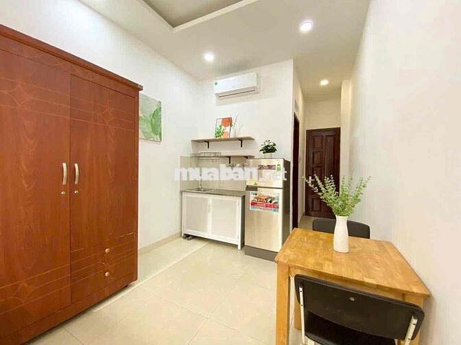 Căn hộ bancol thoáng mát-Ánh sáng tự nhiên-30m2-ngay Hồ Bá Kiện Q10