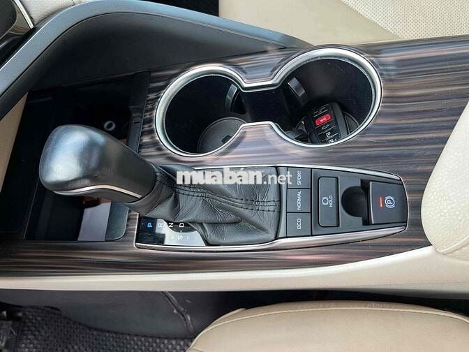 Toyota Camry 2021 2.5Q đen VIP 1 chủ tuyệt đẹp