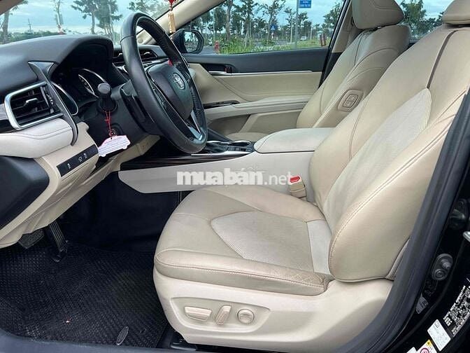 Toyota Camry 2021 2.5Q đen VIP 1 chủ tuyệt đẹp