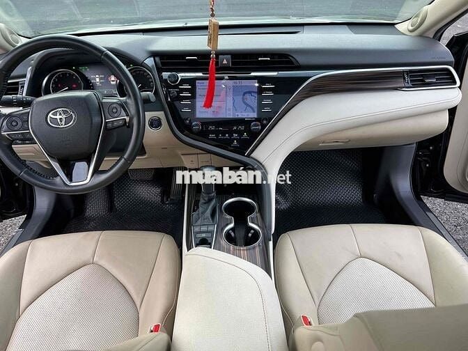 Toyota Camry 2021 2.5Q đen VIP 1 chủ tuyệt đẹp