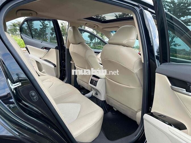 Toyota Camry 2021 2.5Q đen VIP 1 chủ tuyệt đẹp