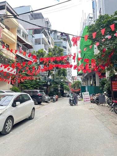 Bán Nhà Phố Giang Văn Minh- Trung Tâm Ba Đình 145m2 Mt8.3m Đg hè 30m.