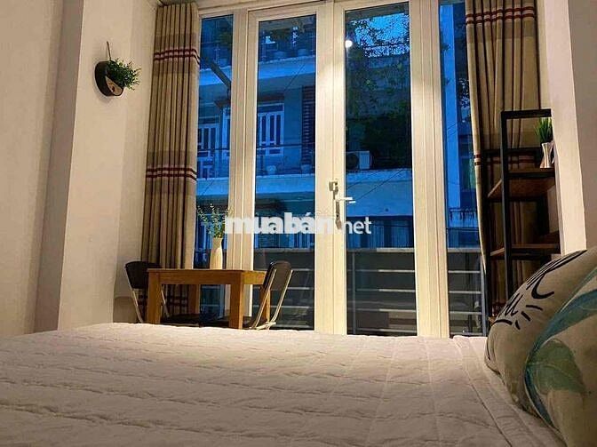 Căn hộ bancol thoáng mát-Ánh sáng tự nhiên-30m2-ngay Hồ Bá Kiện Q10