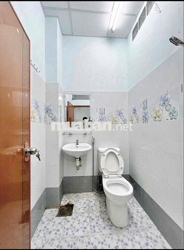Hẻm xe tải Âu Cơ, Q11. Trệt lửng 4x18m, 3pn 2wc đủ nội thất 12.5 triệu