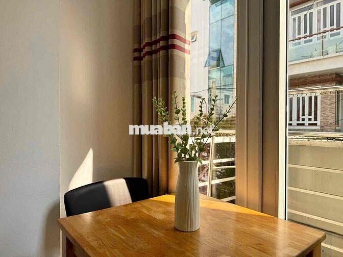 Căn hộ bancol thoáng mát-Ánh sáng tự nhiên-30m2-ngay Hồ Bá Kiện Q10