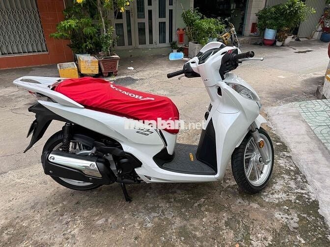 Sh300i ĐkLĐ 2023 Xe Nhà Dùng zin 100%