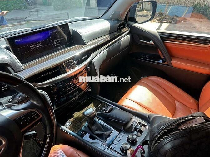 Lexus LX570 2016 lướt nhẹ 53.000km cực đẹp