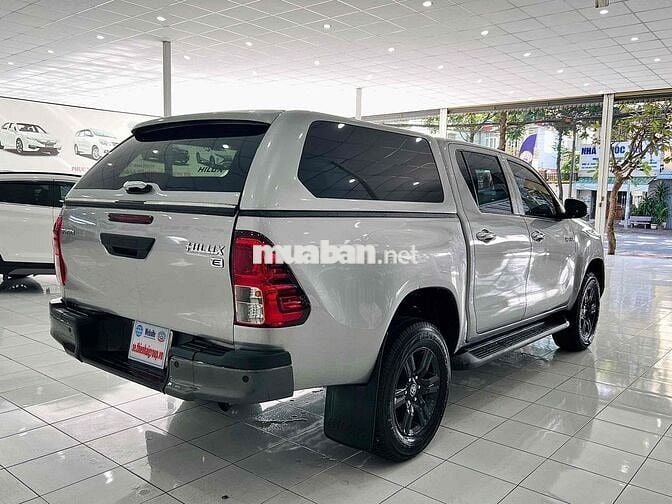 Toyota Hilux 2020 2.4E 4x2AT 118.000 km Bạc