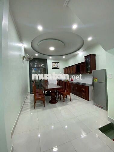 BÁN NHÀ 4 T- HXH 8M- GẦN 70M2- HTP- HÀNG XÓM QUẬN 7- GIÁ HƠN 6 TỶ