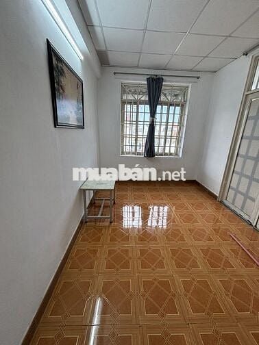 Nhà Phố Có 4 Phòng Đẹp Có Sẵn Máy Lạnh