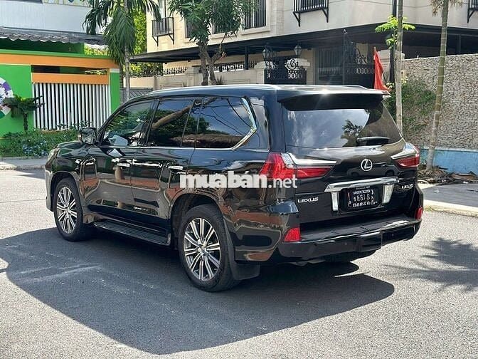 Lexus LX570 2016 lướt nhẹ 53.000km cực đẹp