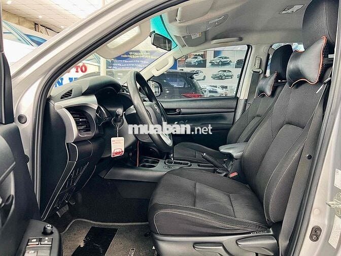 Toyota Hilux 2020 2.4E 4x2AT 118.000 km Bạc