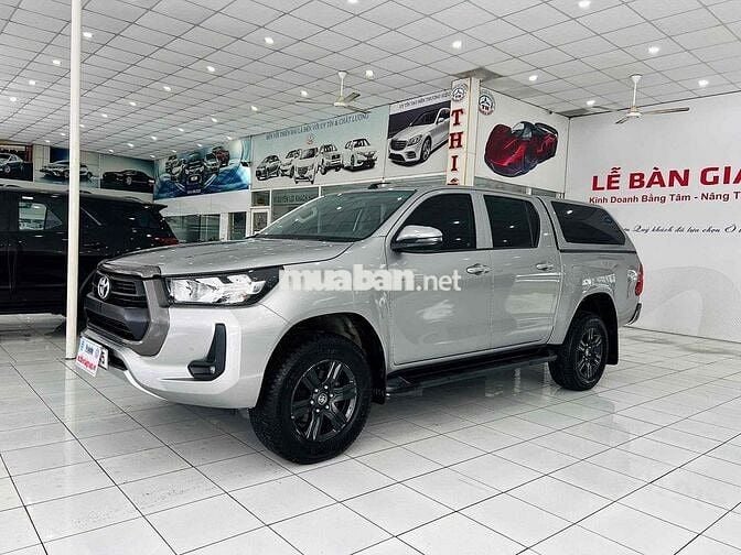 Toyota Hilux 2020 2.4E 4x2AT 118.000 km Bạc