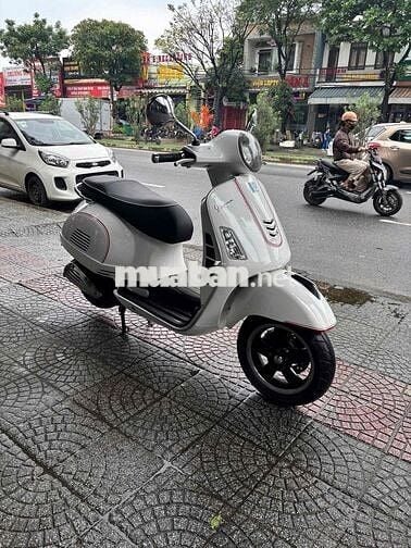 Piaggio Vespa 3V GTS đời 2014,bs 43.Có trả góp