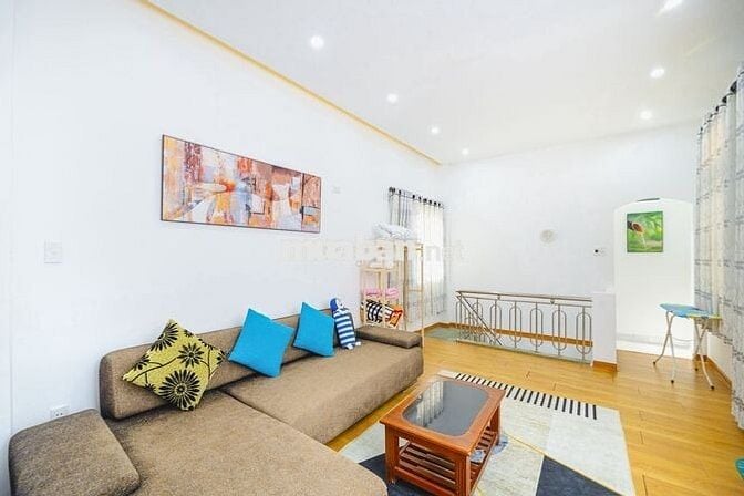 Cho thuê nhà nguyên căn 2 tầng đường Hoàng Diệu, TP Đà Nẵng 11tr/tháng