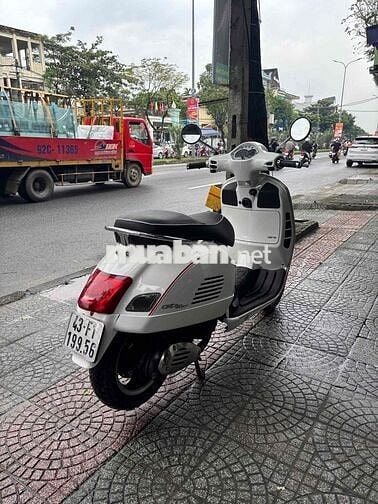 Piaggio Vespa 3V GTS đời 2014,bs 43.Có trả góp