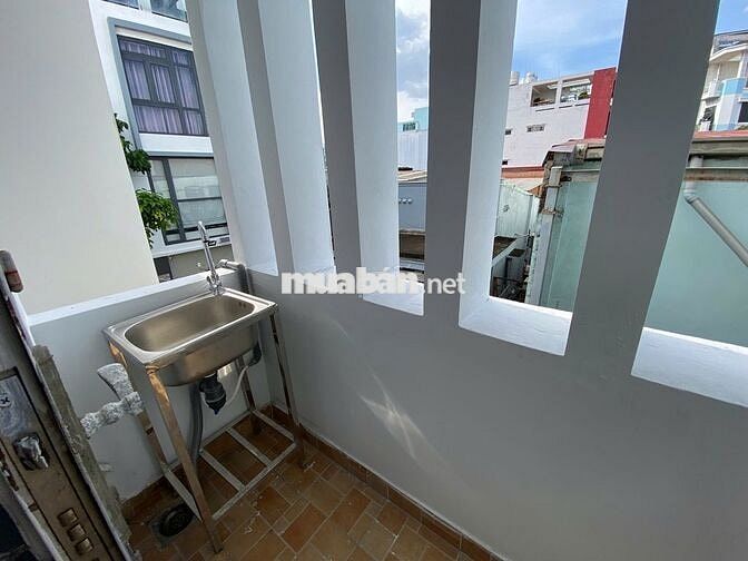 Phòng Ban Công - Cửa Sổ Giá  Rẻ Vừa Setup Mới Toanh