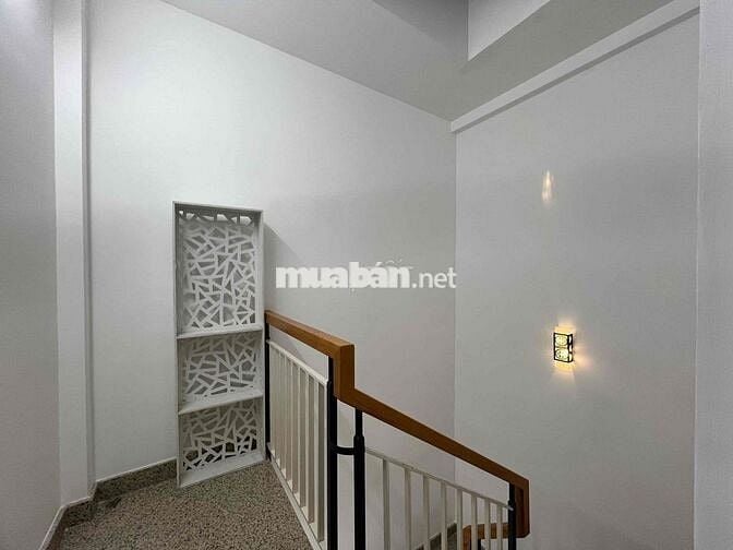 Nhà Nguyên Căn HXH 2PN 3WC 3x7m Trệt 2 Lầu ST Xe Hơi Ngay Vĩnh Khánh