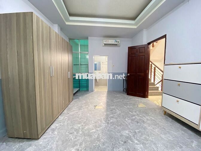 Phòng Ban Công - Cửa Sổ Giá  Rẻ Vừa Setup Mới Toanh