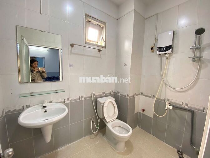 Phòng Ban Công - Cửa Sổ Giá  Rẻ Vừa Setup Mới Toanh