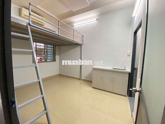 Phòng Ban Công - Cửa Sổ Giá  Rẻ Vừa Setup Mới Toanh