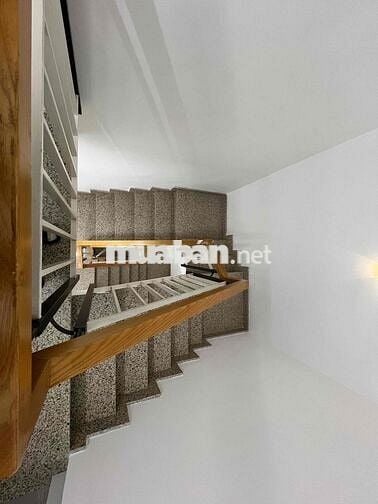 Nhà Nguyên Căn HXH 2PN 3WC 3x7m Trệt 2 Lầu ST Xe Hơi Ngay Vĩnh Khánh