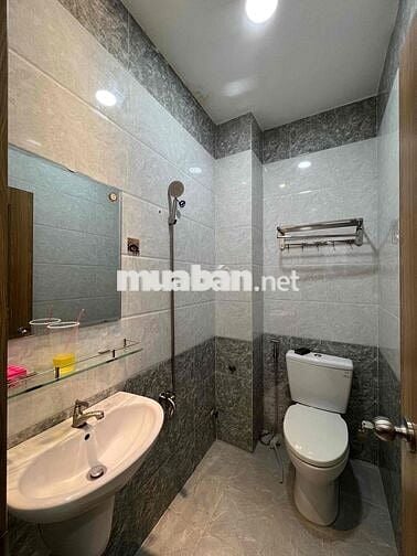 Nhà Nguyên Căn HXH 2PN 3WC 3x7m Trệt 2 Lầu ST Xe Hơi Ngay Vĩnh Khánh