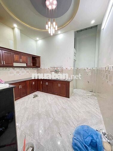 Nhà Mới Đường 10M Thông P14: 4x18m, 4pn, 5wc, 3 máy lạnh