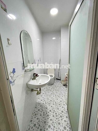 Nhà Mới Đường 10M Thông P14: 4x18m, 4pn, 5wc, 3 máy lạnh