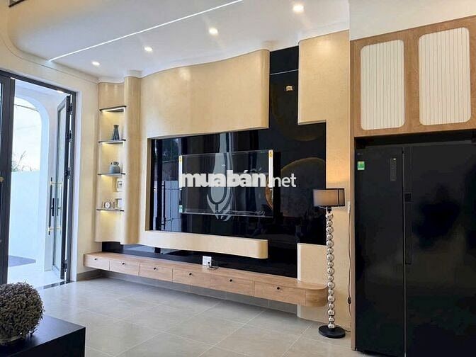 🏡 BÁN NHÀ MÊ ĐẸP – SANG TRỌNG, FULL NỘI THẤT ➡️ Cách Ngã 6 chỉ 3km