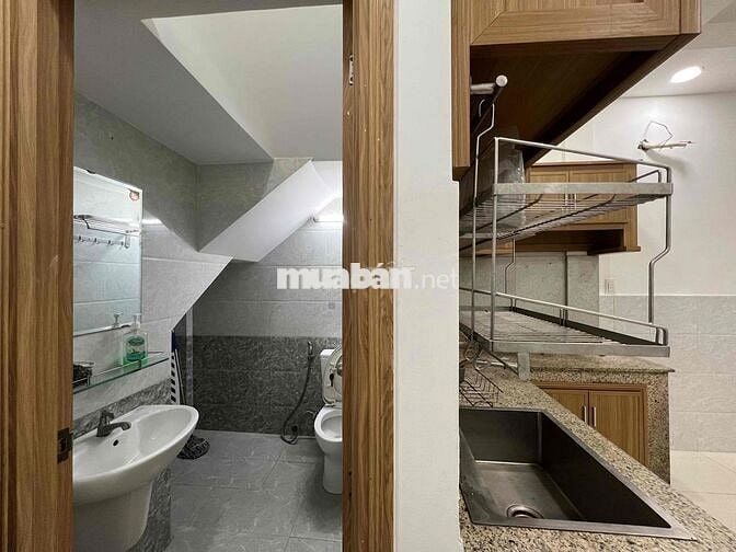 Nhà Nguyên Căn HXH 2PN 3WC 3x7m Trệt 2 Lầu ST Xe Hơi Ngay Vĩnh Khánh