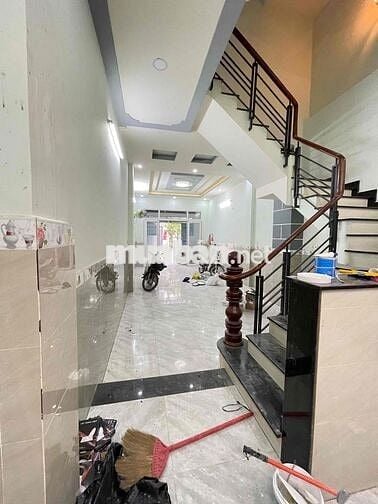 Nhà Mới Đường 10M Thông P14: 4x18m, 4pn, 5wc, 3 máy lạnh