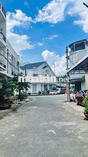 Cho thuê nhà 2 lầu 4 phòng ngủ ở KDC 91B