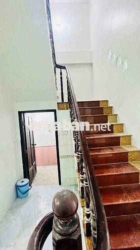 Cho thuê nhà 2 lầu 4 phòng ngủ ở KDC 91B