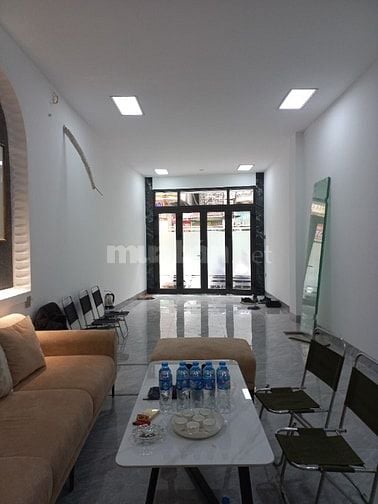 Cần bán 83m x 8 tầng thang máy mặt ngõ Văn Chương kinh doanh sầm uất 