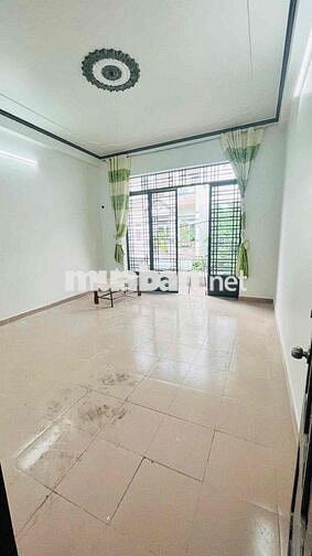 Cho thuê nhà 2 lầu 4 phòng ngủ ở KDC 91B