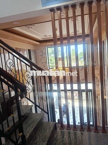 Bán nhà gần trạm metro + làng đại học quốc gia dĩ an