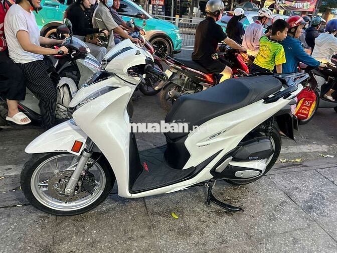 Honda SH 150 ABS cuối 2022 mới 99% Bstp chính chủ