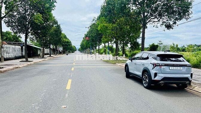 MẶT TIỀN TỈNH LỘ 52 - XÃ ĐẤT ĐỎ - GẦN COFFEE GLAMPING BÒN BON