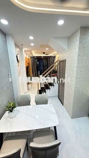 Nhờ mới dọn vô ở ngay cần bán gấp