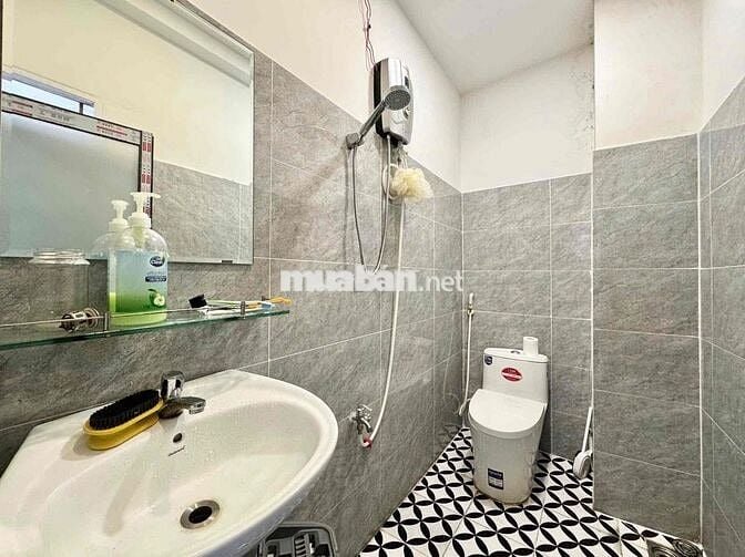 phòng bancol rộng full nội thất