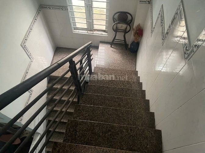 Bán nhà lô góc 2 mặt tiền hxh ngay ngã tư bốn xã, Bình Tân 4x12m.