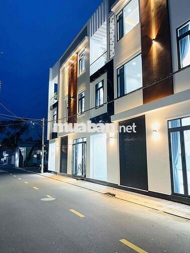 Nhà mặt tiền 3 lầu vừa ở vừa kinh doanh cách võ văn kiệt 100m cần thơ