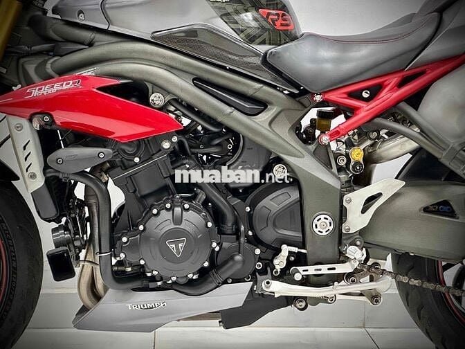 TRIUMPH SPEED TRIPLE 1050 R 2016 ĐẸP.