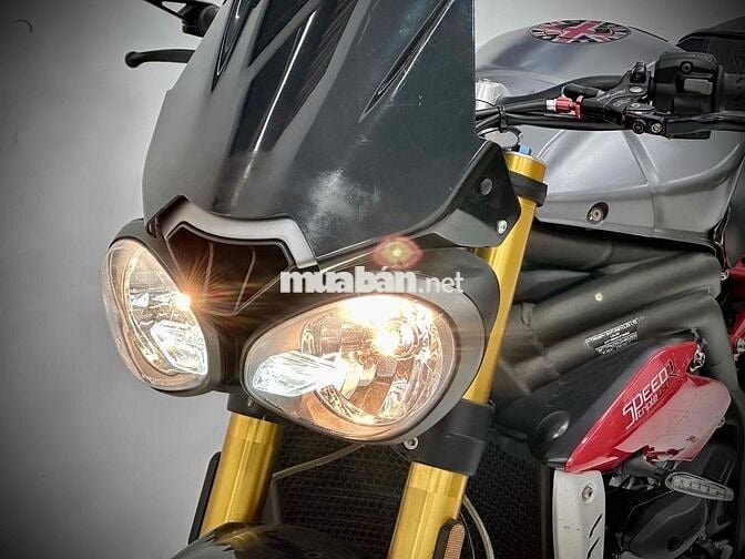 TRIUMPH SPEED TRIPLE 1050 R 2016 ĐẸP.